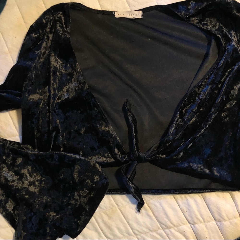 PacSun black tie front crop top